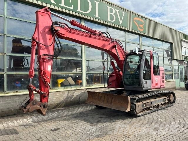 Hitachi ZX 135 US حفارات زحافة