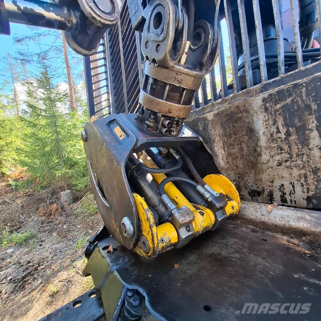 Komatsu XF 855 -2 - 8 x 8 Forwarders