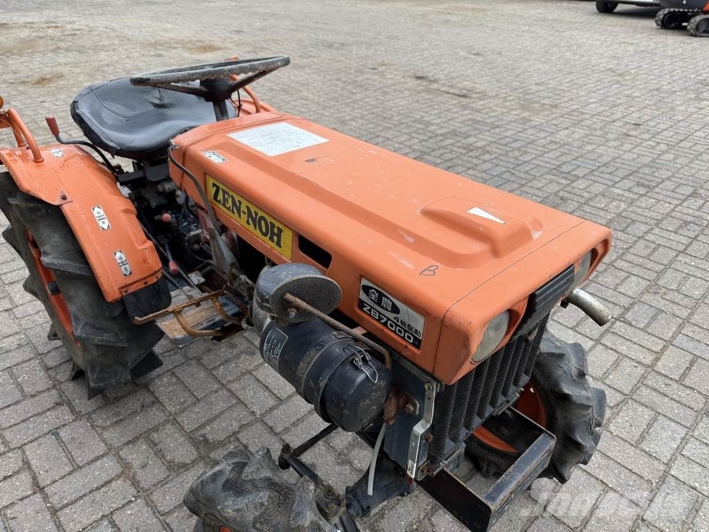 Kubota B7000 4WD minitractor Traktorer
