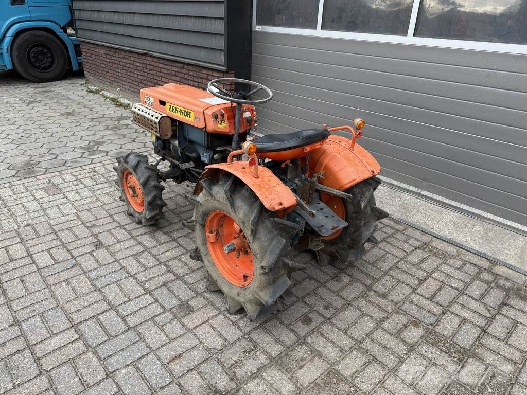 Kubota B7000 4WD minitractor Traktorer