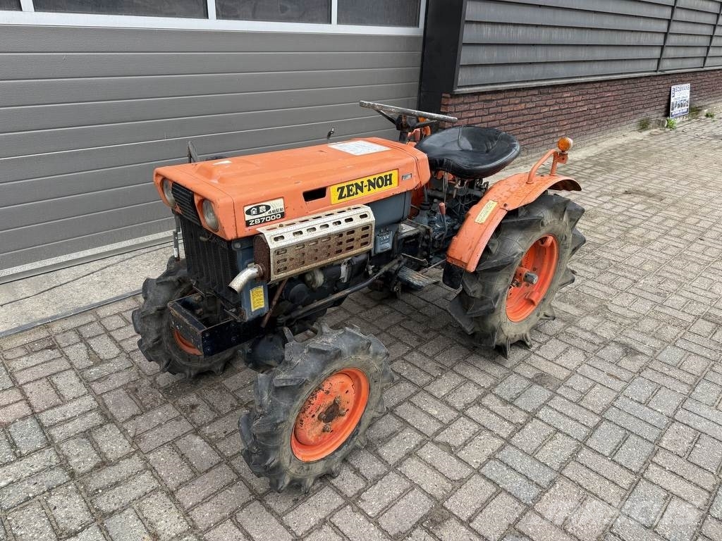 Kubota B7000 4WD minitractor Traktorer