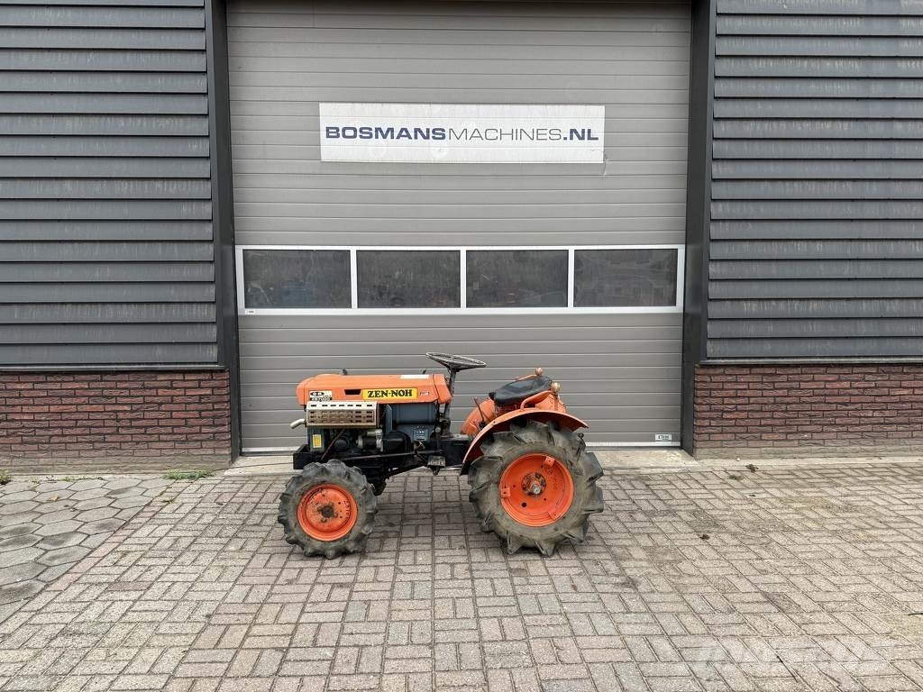 Kubota B7000 4WD minitractor Traktorer