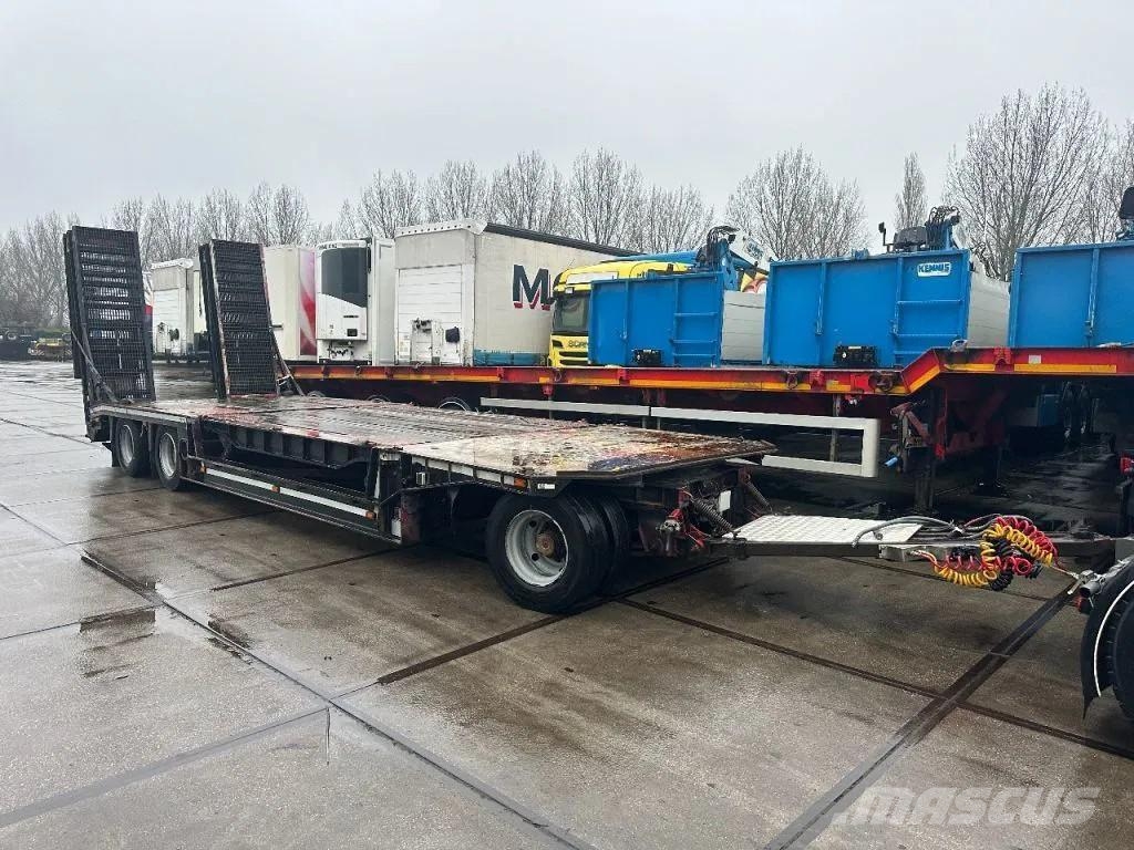 Lako 3 AXLE + RAMPEN EN HEFDAK 3,4 M Plataformas bajas