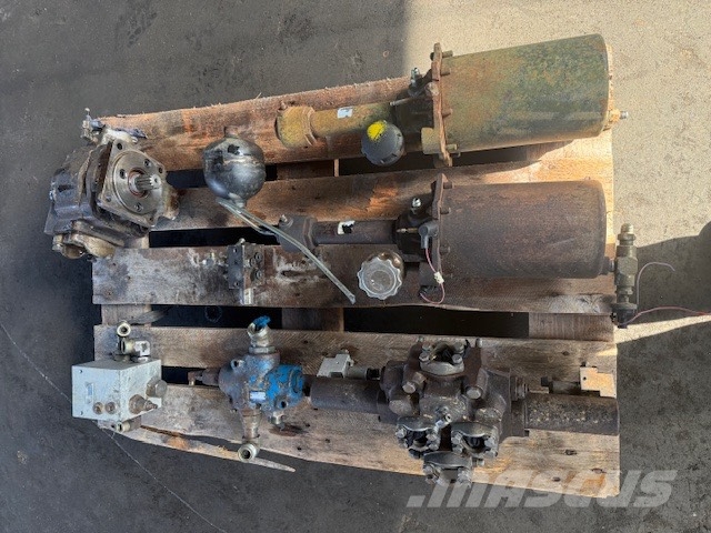 Terex TA 25 USED HYDRAULIC PARTS Hidraulika