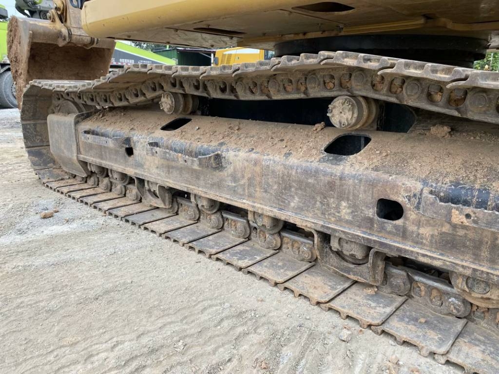 CAT 323   Shanghai largest supplier Vikšriniai ekskavatoriai