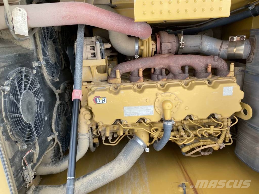CAT 323   Shanghai largest supplier Vikšriniai ekskavatoriai
