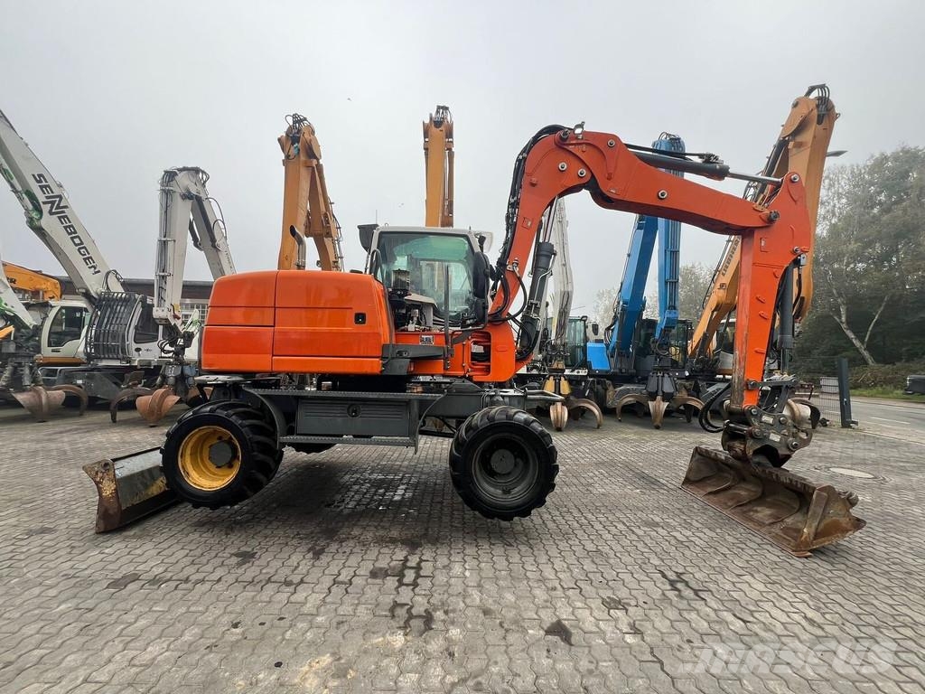 Liebherr A 311 Litronic Wielgraafmachines