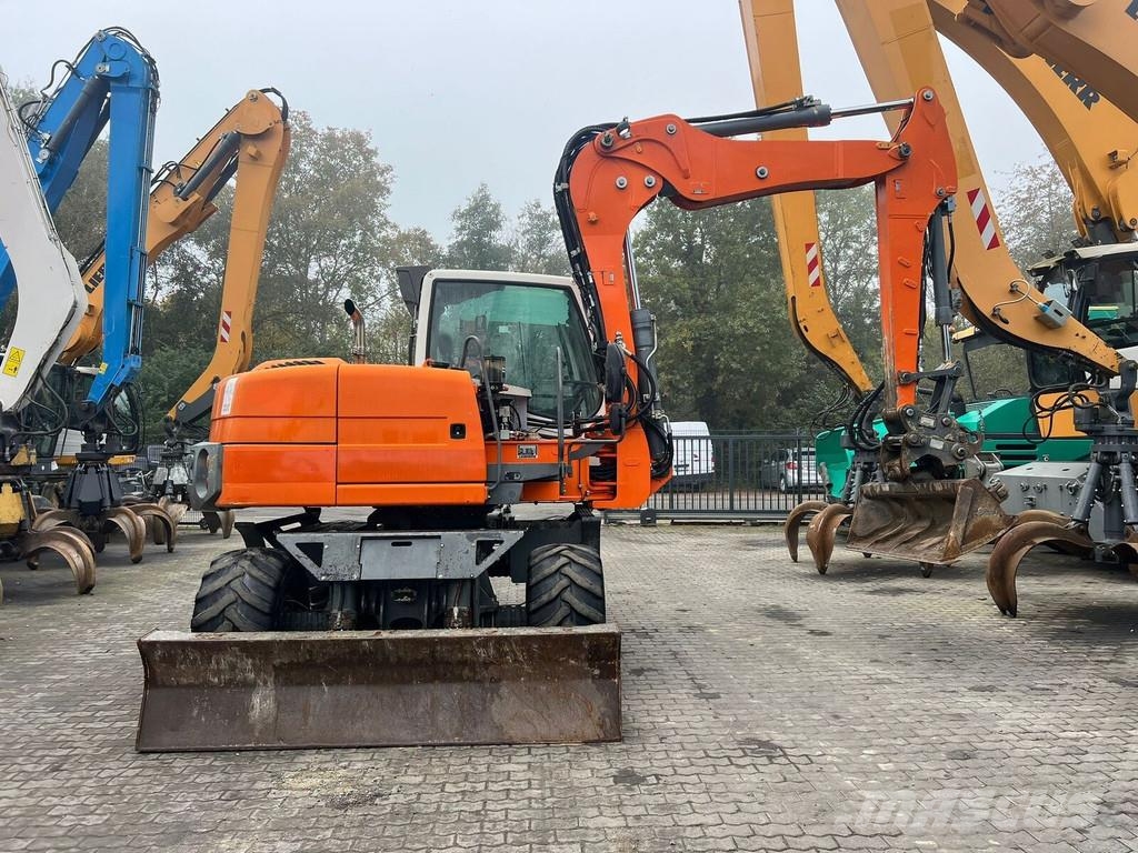 Liebherr A 311 Litronic Wielgraafmachines