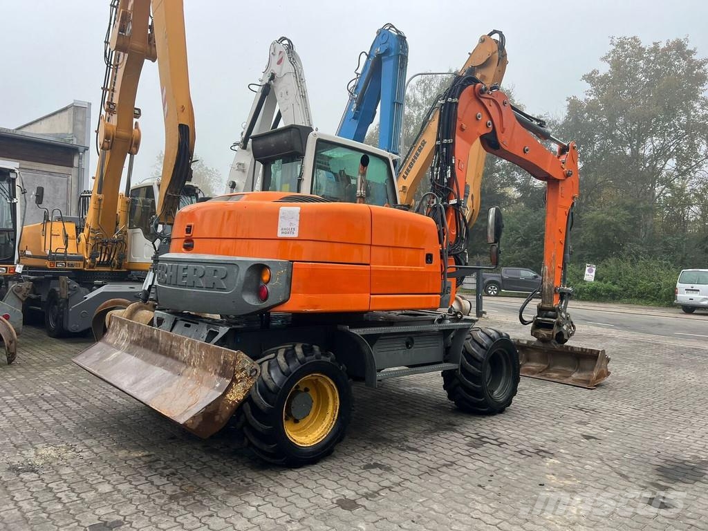 Liebherr A 311 Litronic Wielgraafmachines