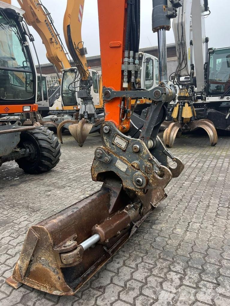 Liebherr A 311 Litronic Wielgraafmachines