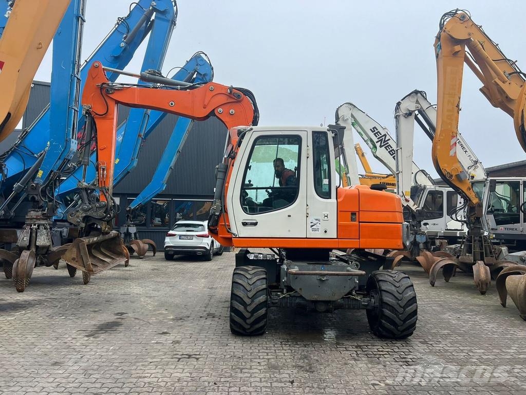 Liebherr A 311 Litronic Wielgraafmachines