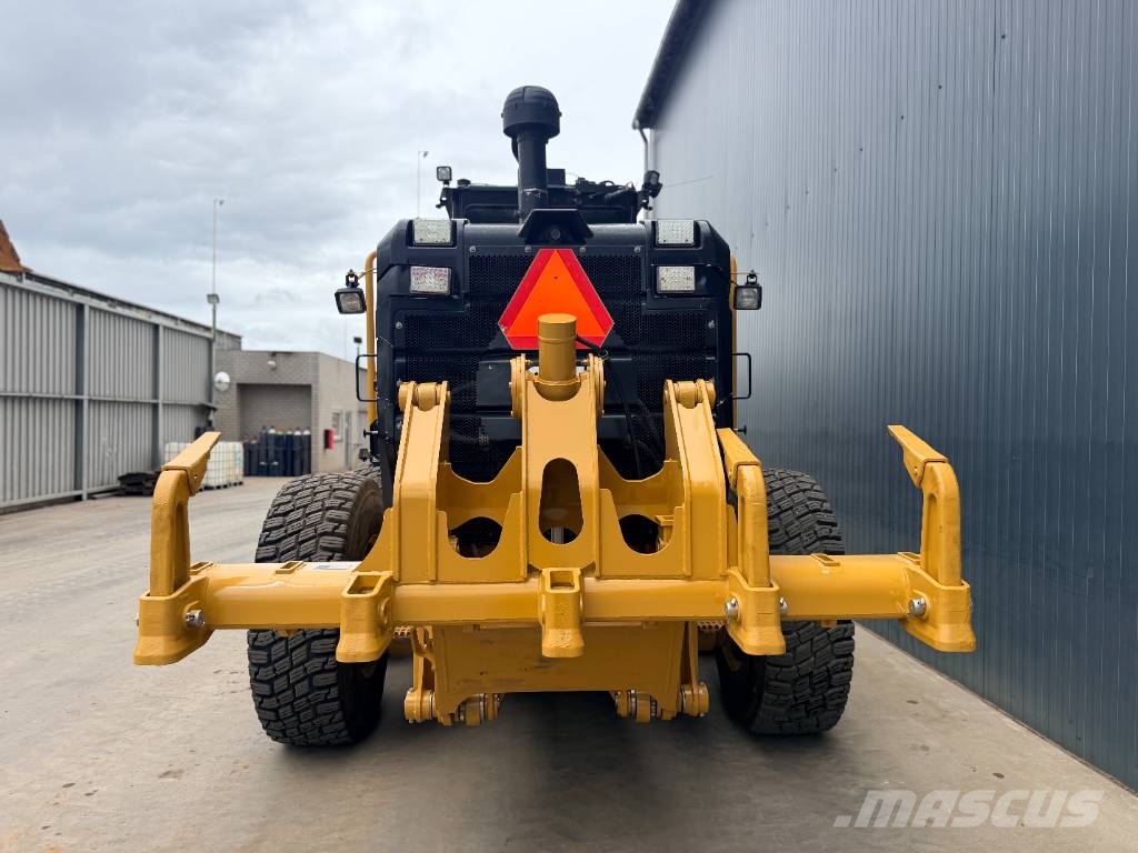 CAT 140M3 Niveleuse