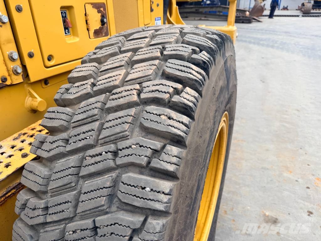 CAT 140M3 Niveleuse