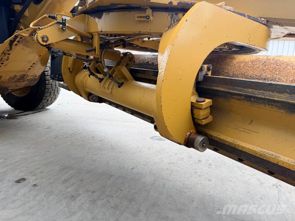 CAT 140M3 Niveleuse