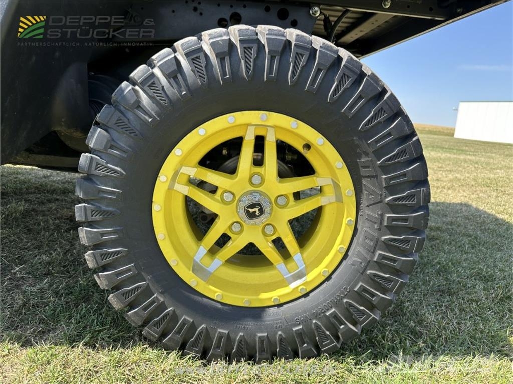 John Deere XUV865M ATVs