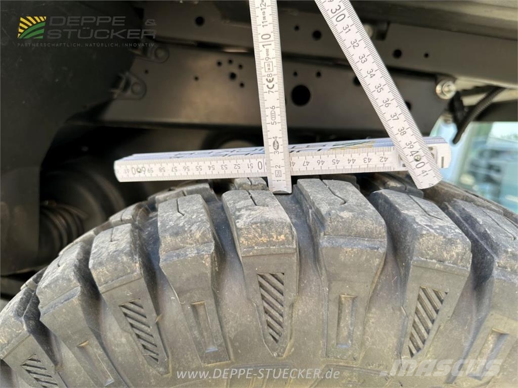 John Deere XUV865M ATVs