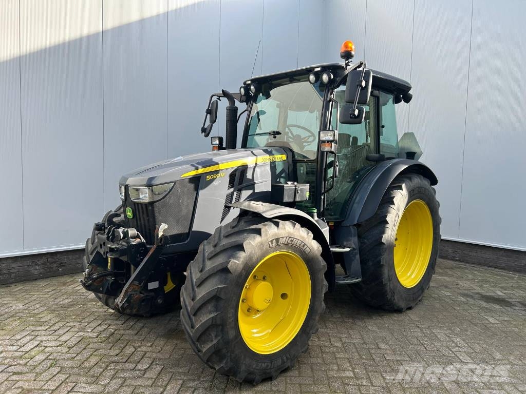John Deere 5090 M الجرارات