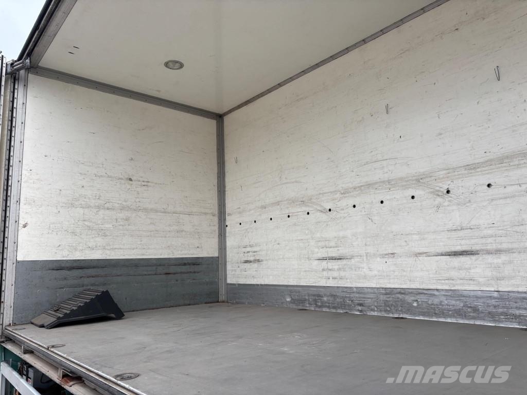 Scania P230 4x2 EURO4 + SIDE OPENING BOX Camiones con caja de remolque