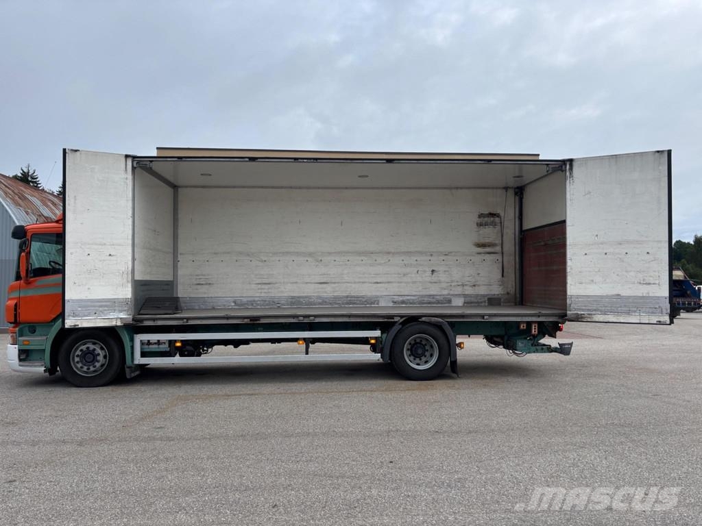 Scania P230 4x2 EURO4 + SIDE OPENING BOX Camiones con caja de remolque