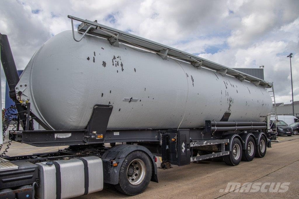 Spitzer Silo EUROVRAC-SK 2460 60M³/5xCOMP Cisterna semi-remorci