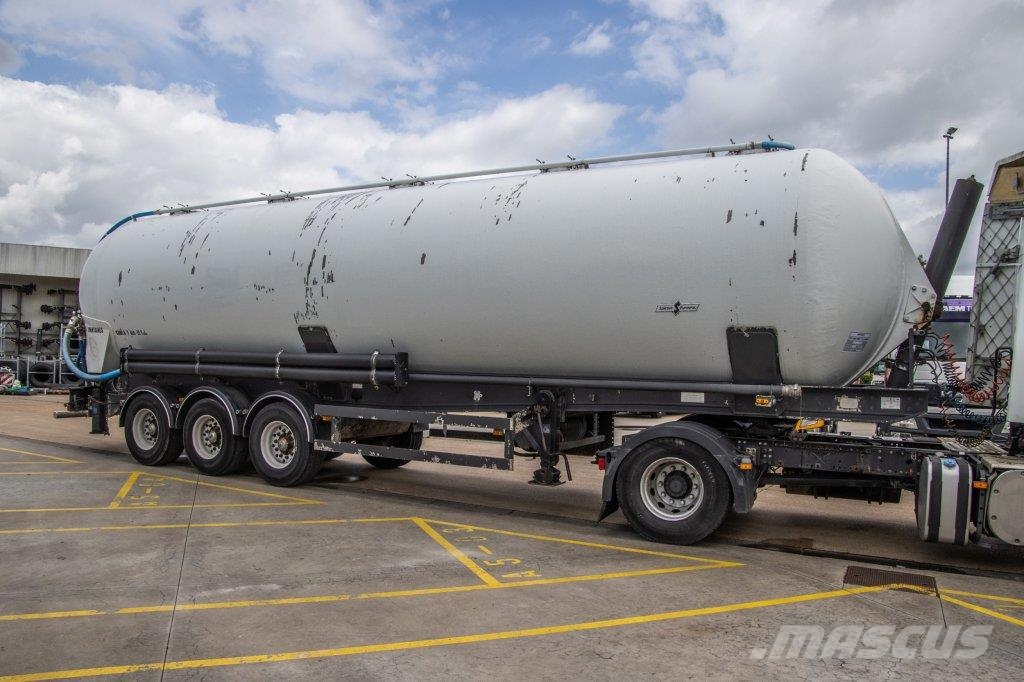 Spitzer Silo EUROVRAC-SK 2460 60M³/5xCOMP Cisterna semi-remorci