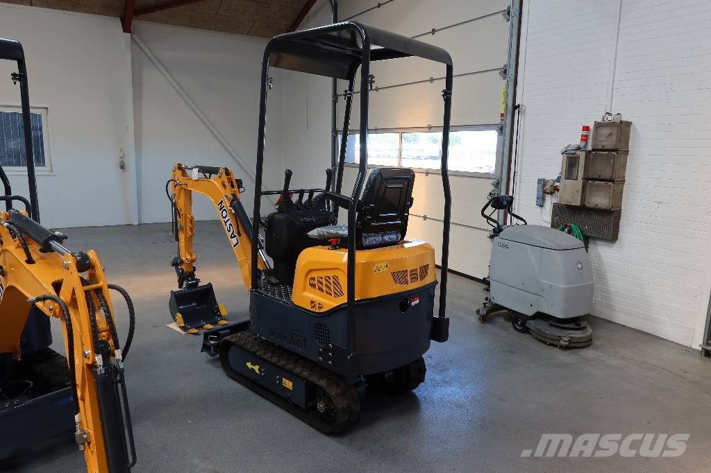 Laston OKW 12 小型挖掘机