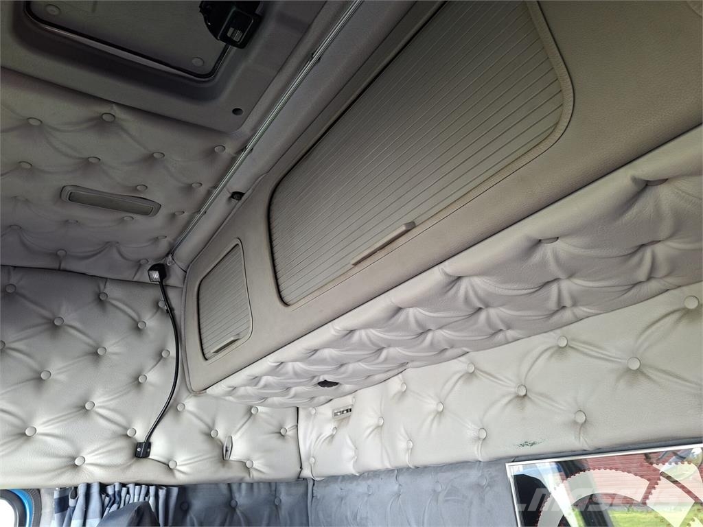 Volvo FH D13 شاحنات مسطحة/مفصلية الجوانب