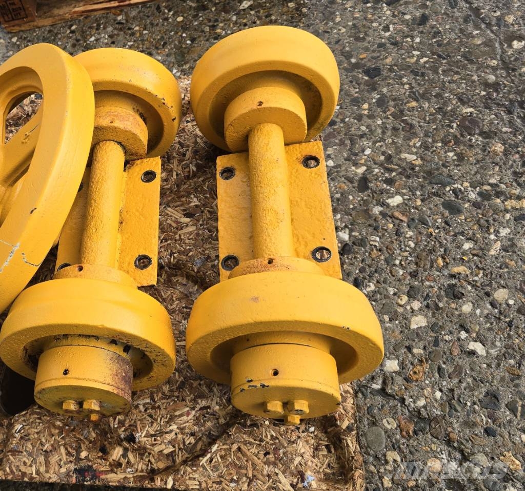 Morooka MST 600 800 1000 1100 bottom roller top roller Tracks, chains and undercarriage