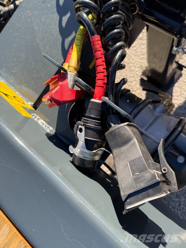 NC 3axl Lastbilskärra 25T med lastväxlarfunktion Multiliftes