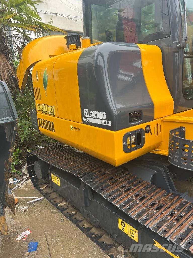 XCMG XE 60 DA 小型挖掘机