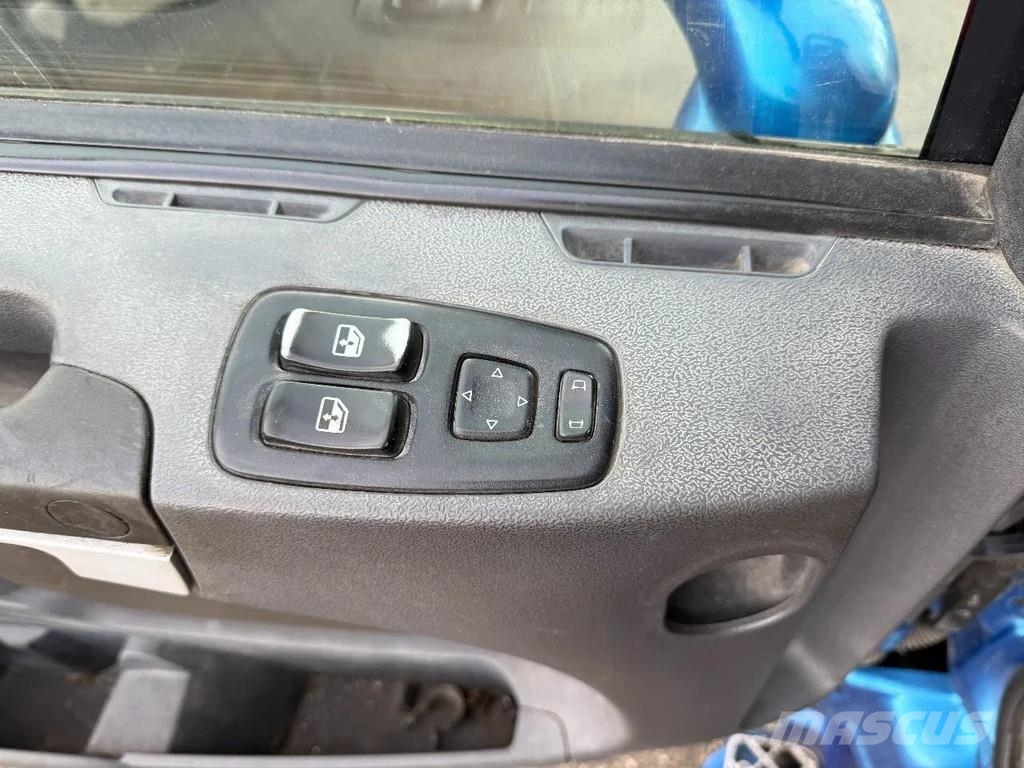 Scania R560 V8 8X4 EURO 5 - MANUAL GEAR Camiones bañeras basculantes o volquetes