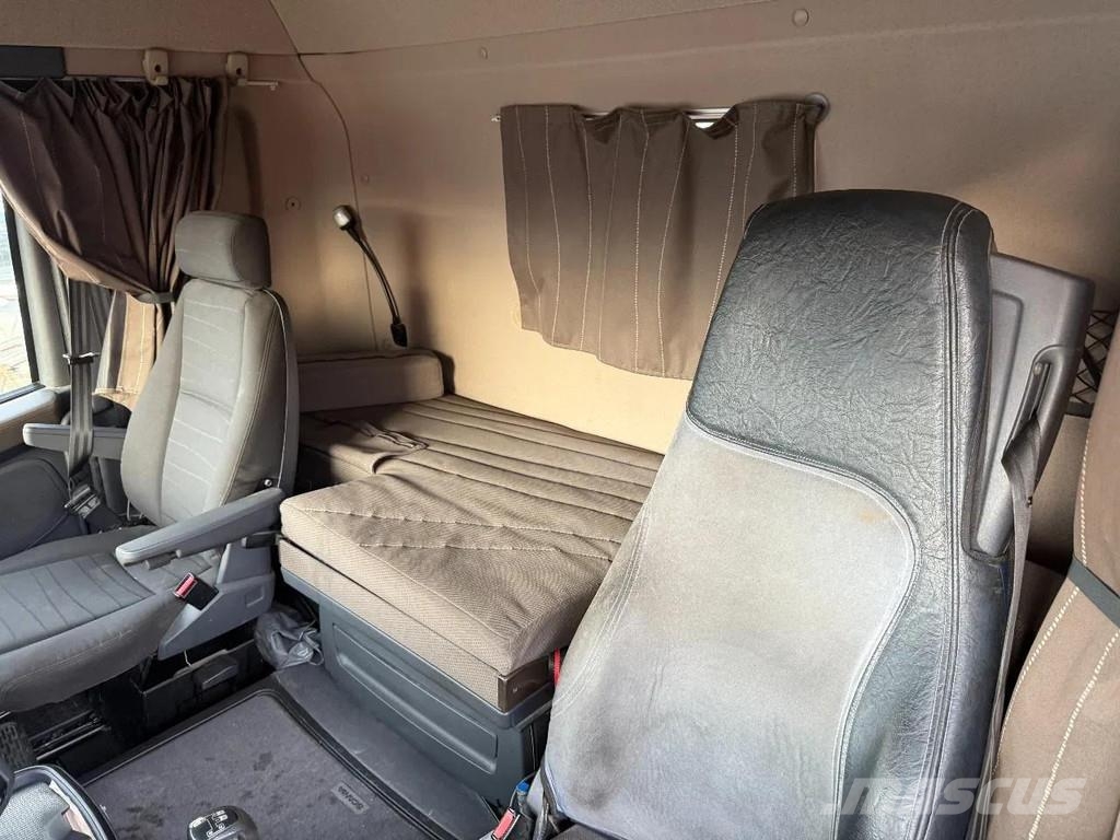Scania R560 V8 8X4 EURO 5 - MANUAL GEAR Camiones bañeras basculantes o volquetes