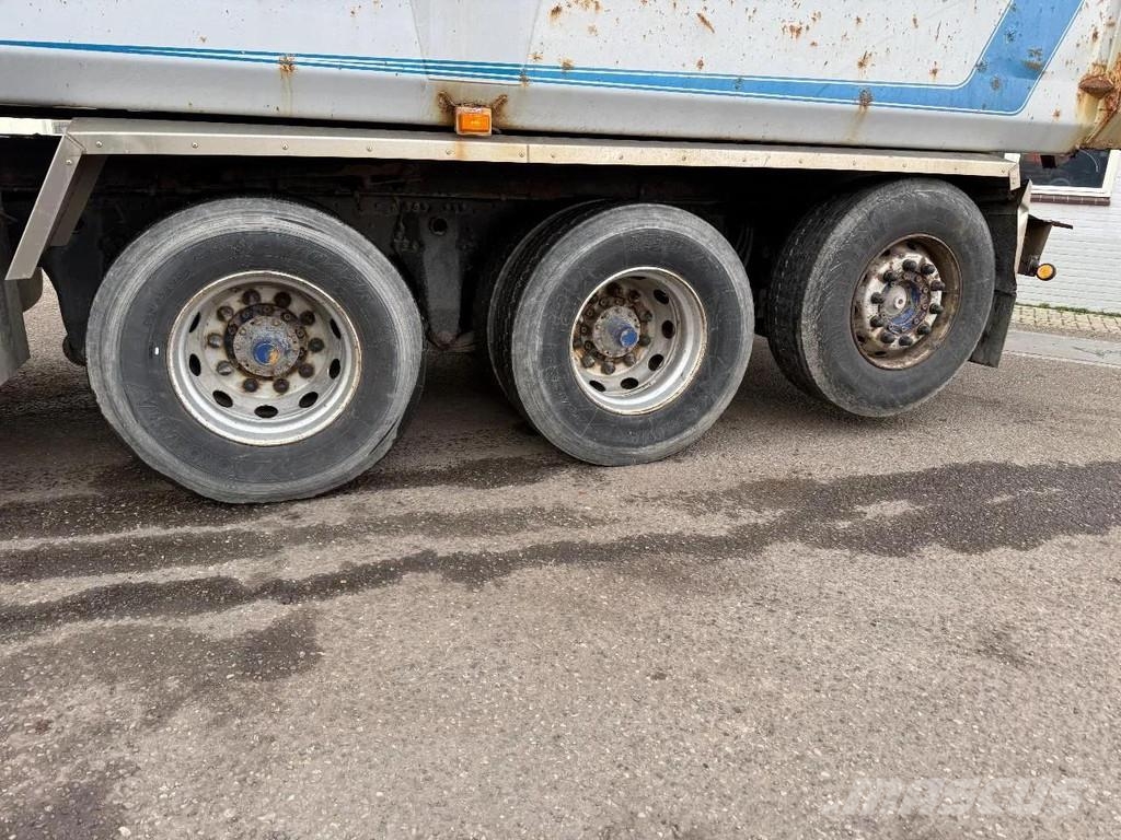 Scania R560 V8 8X4 EURO 5 - MANUAL GEAR Camiones bañeras basculantes o volquetes