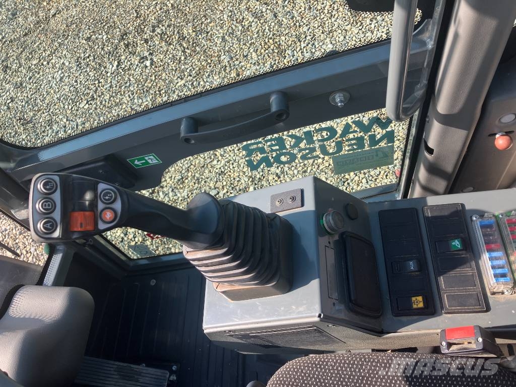 Wacker Neuson WL38 لوادر بعجل
