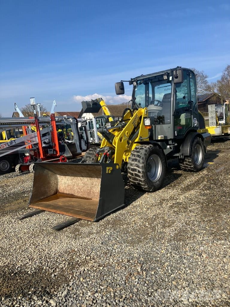 Wacker Neuson WL38 لوادر بعجل