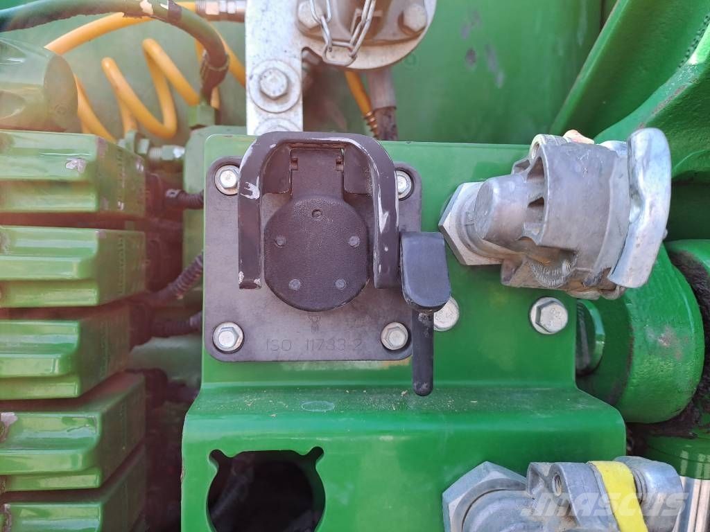 John Deere 7230 R Traktori