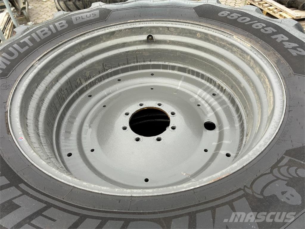 Michelin 650/65R42 Felgen Claas grau Sonstige Landmaschinen