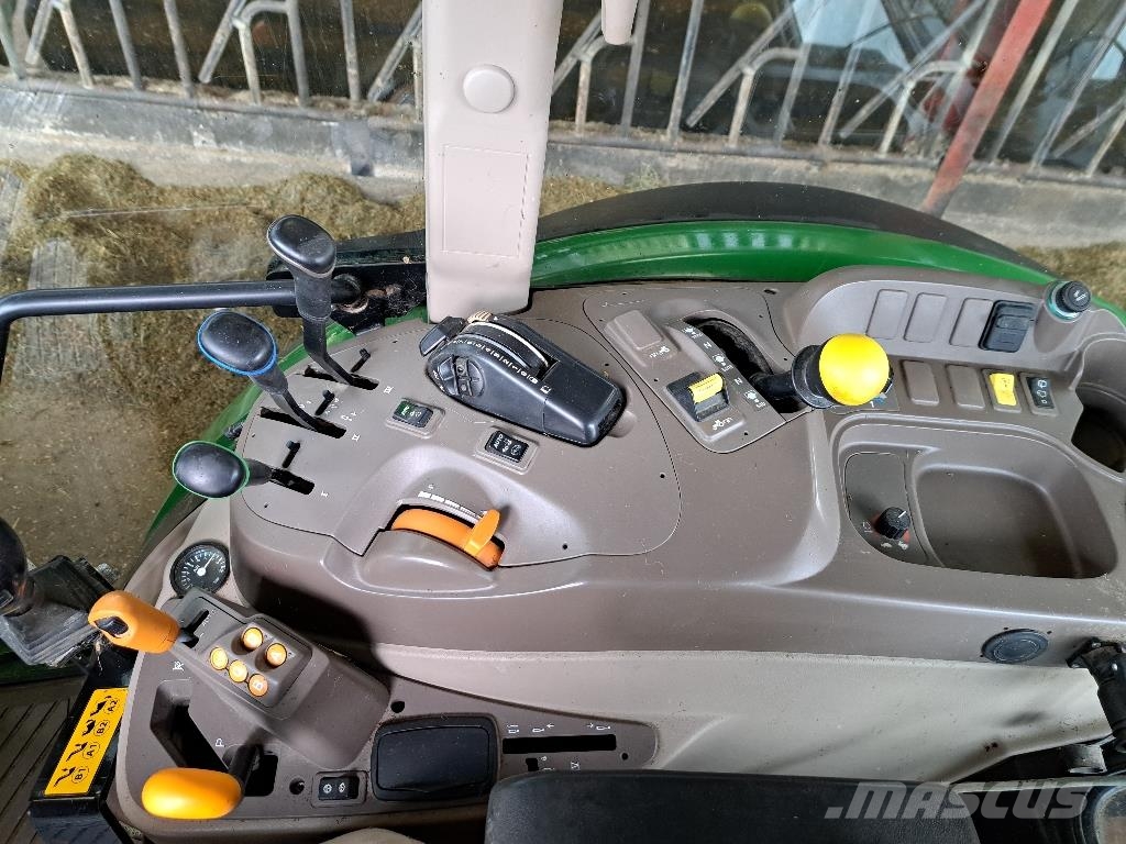 John Deere 6115RC Tracteur