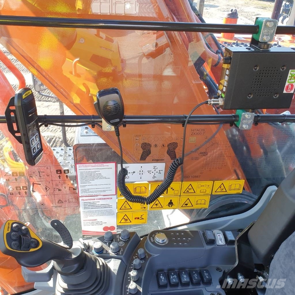Hitachi ZX300LC 履带挖掘机