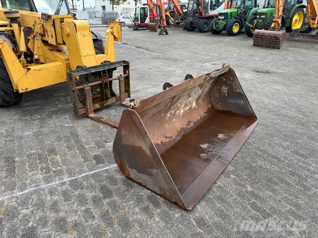CAT TH63 Verreiker Сельскохозяйственные телескопические погрузчики