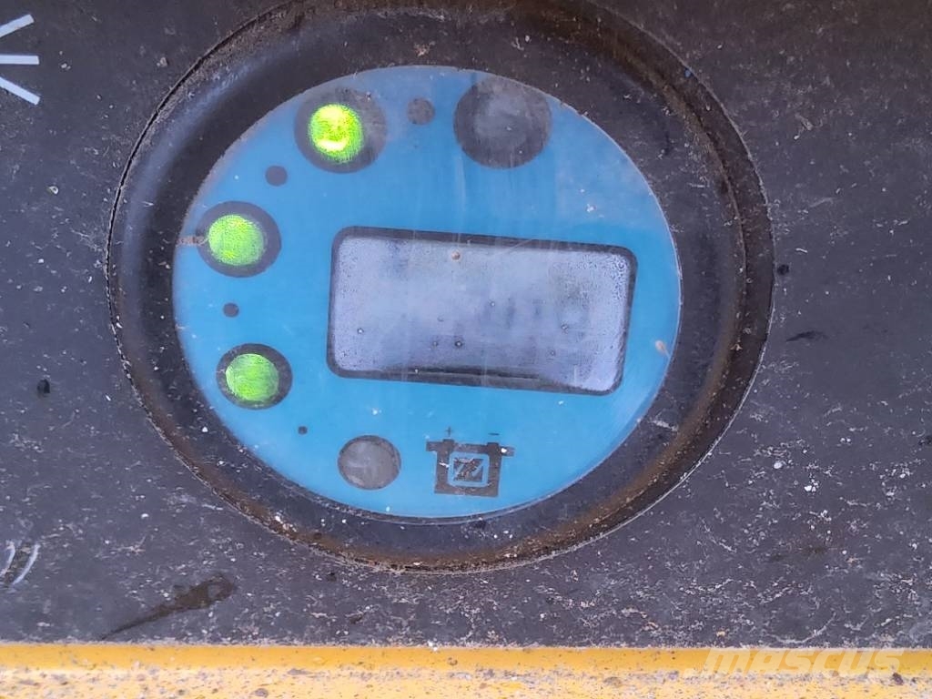 Haulotte Optimum 8 schaarhoogwerker 8m scissorlift 剪式升降機