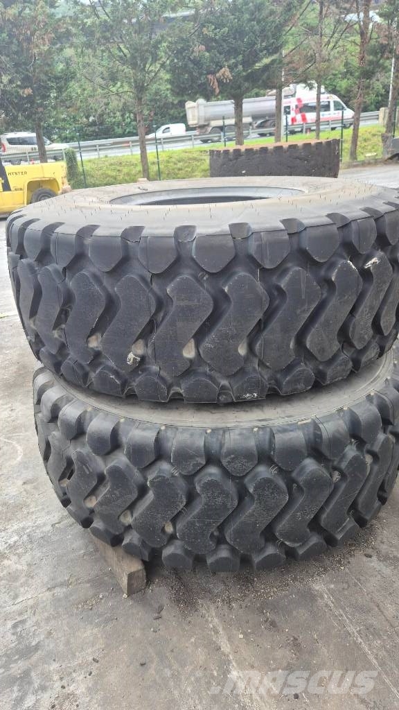 Michelin 23.5RX25 Gume, točkovi i felne