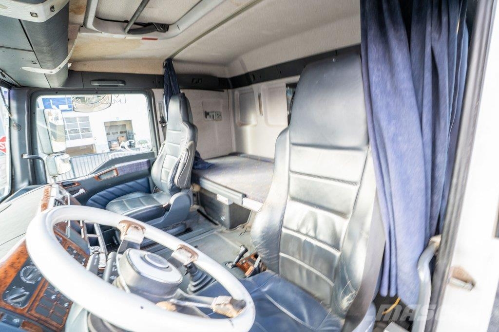 MAN TGA 33.410 BB 吊鉤式起重車