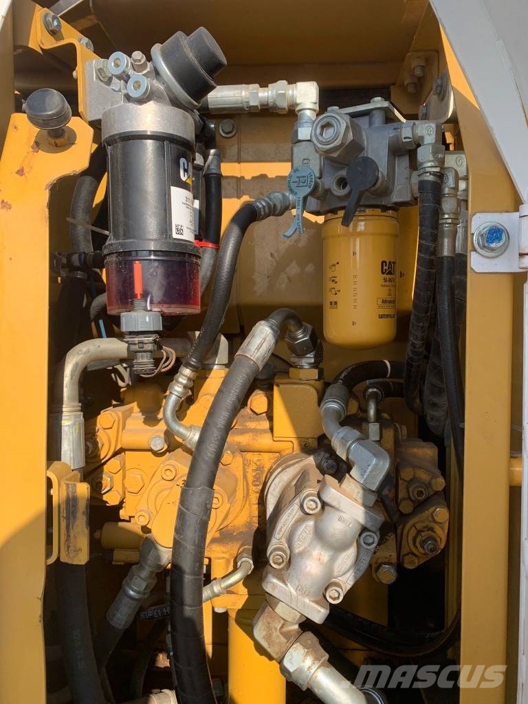 CAT 311 F LR حفارات زحافة