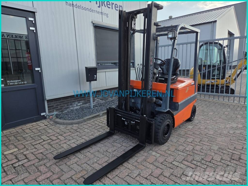Toyota FBMF20 sideshift + 4x hydraulic Akumulátorové vozíky