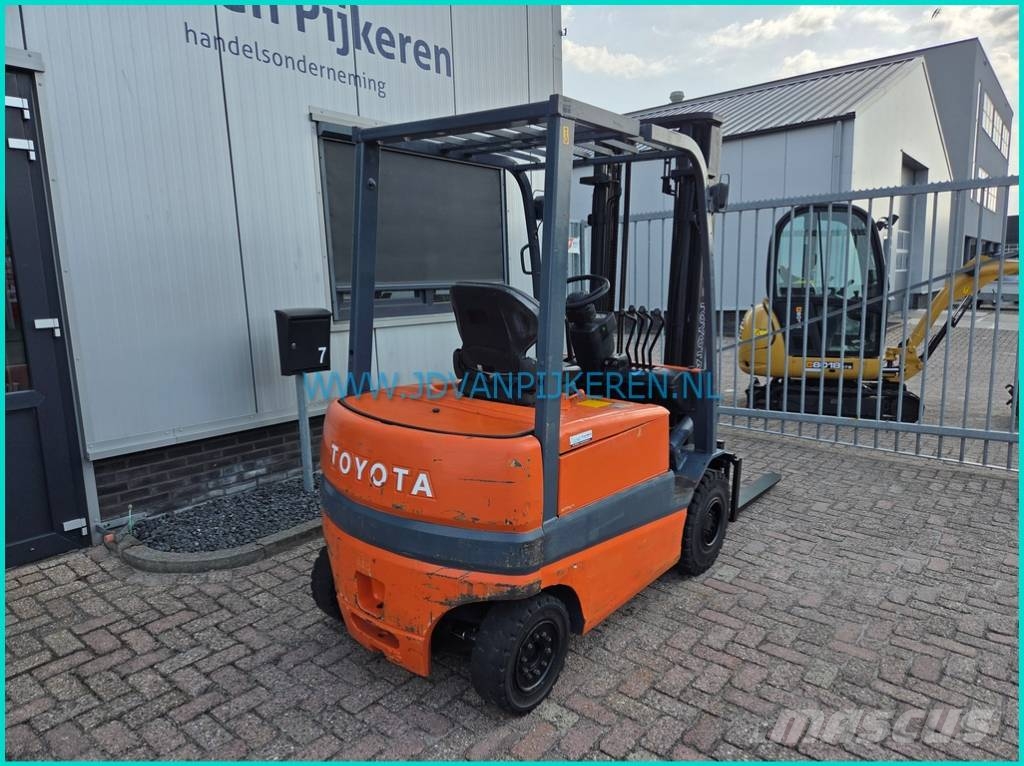 Toyota FBMF20 sideshift + 4x hydraulic Akumulátorové vozíky