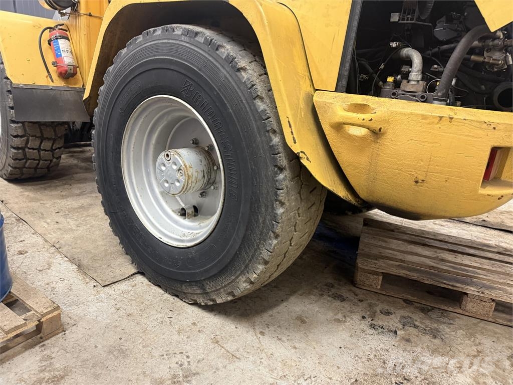 Volvo L40B لوادر بعجل