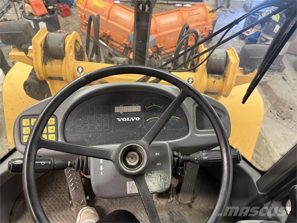 Volvo L40B لوادر بعجل