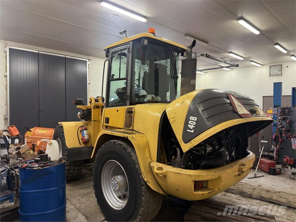 Volvo L40B لوادر بعجل