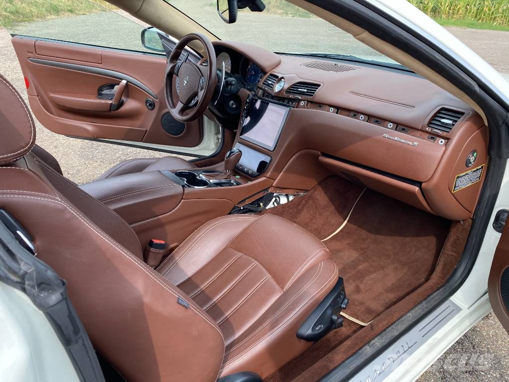 Maserati GRANTURISMO M145 4.7i V8 32v Carte Grise Française Carros